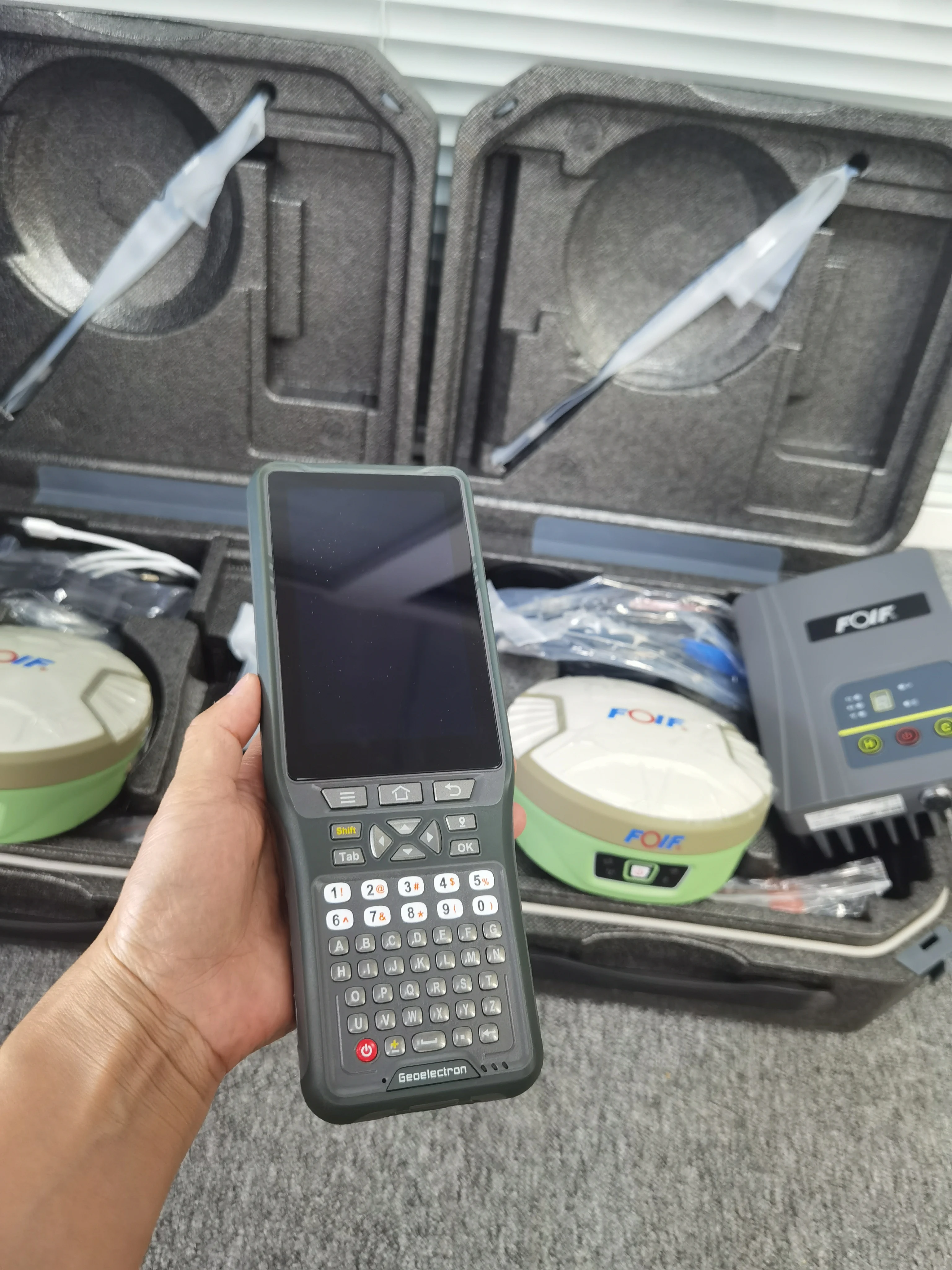 FOIF A90 International Version Gps Tracking System High Accuracy Gnss Receiver With Google Function RTK