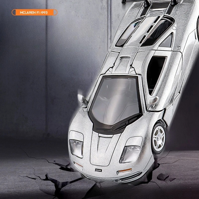 1:36 McLaren F1 1933 Modello di auto sportiva in lega Diecast in metallo Giocattolo Auto da corsa Veicoli Modello Alta simulazione Collezione Regalo per bambini