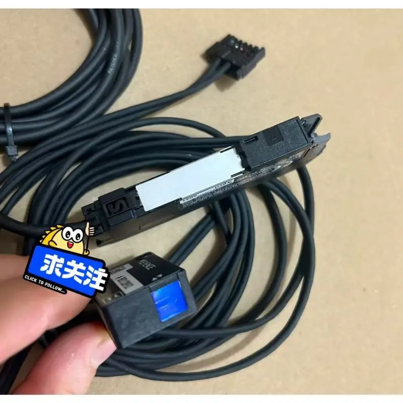 Second-hand test OK for Keyence sensor LV-N11N LV-NH62