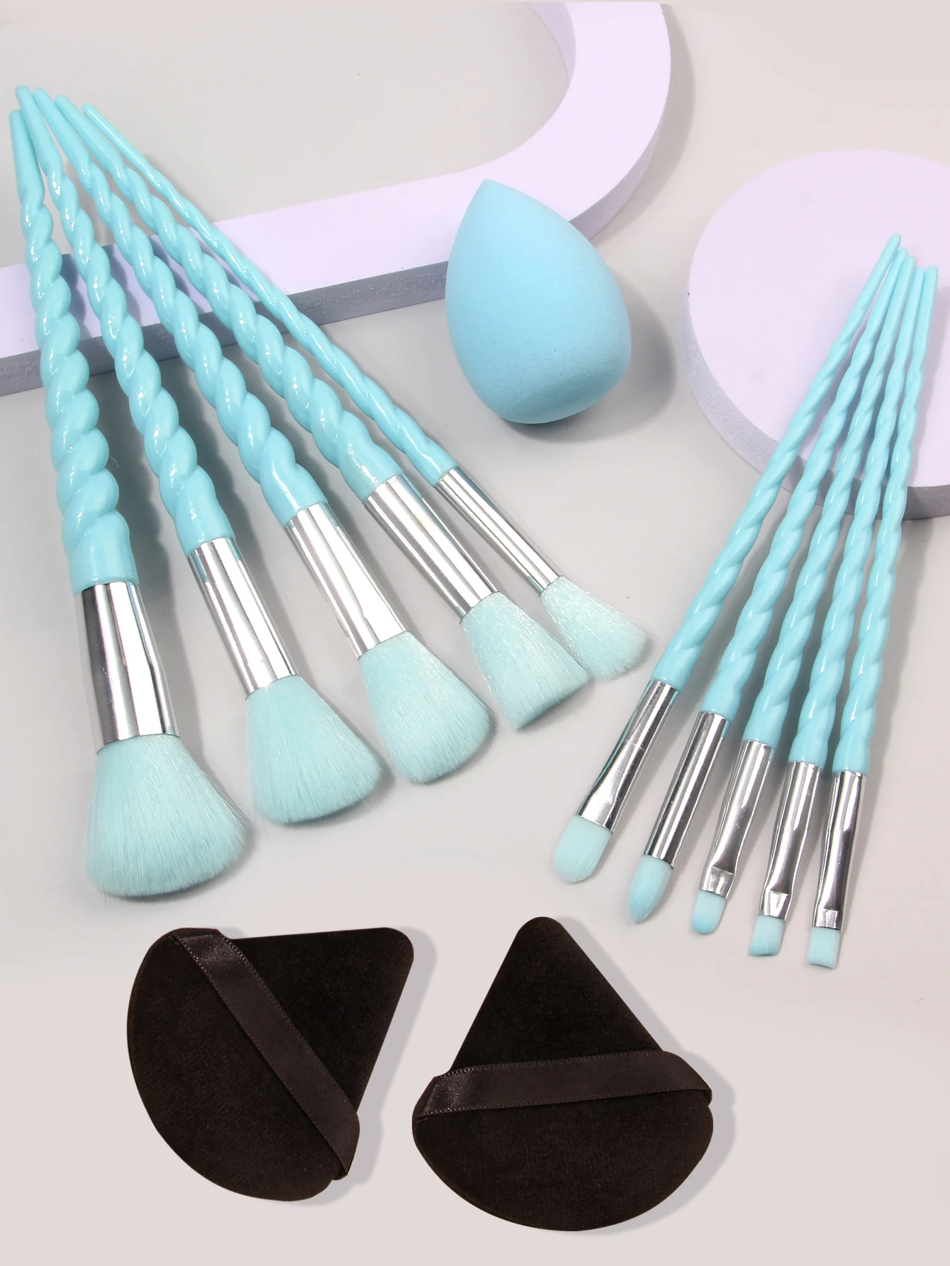 10PCS spiral handle makeup brush set portable beauty brush beginner makeup brush +2PCS triangular sponge powder puff +1PCS liqui