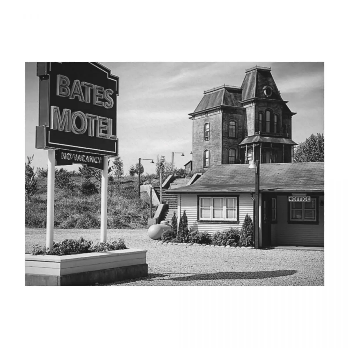 

motel spooky psycho norman vintage antique still print Throw Blanket Winter beds for sofa halloween Cute Blankets