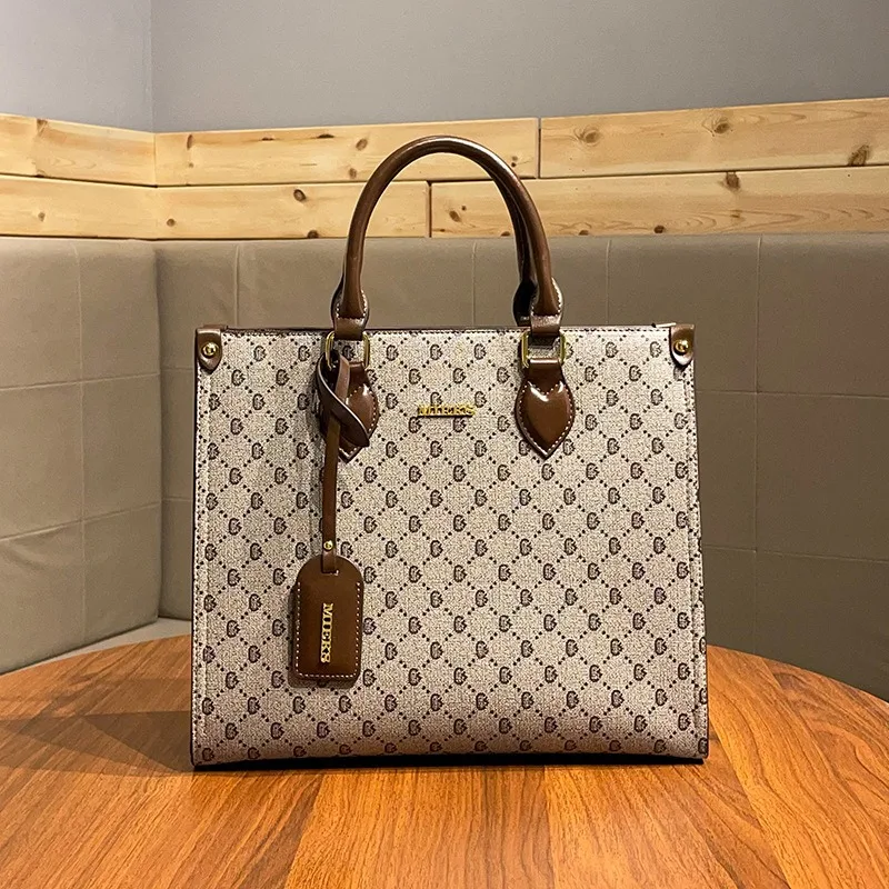 

Famous Designer Leather Shoulder Bag For Women Luxury Brand Crossbody Bag Handbag Classic Elegant Style