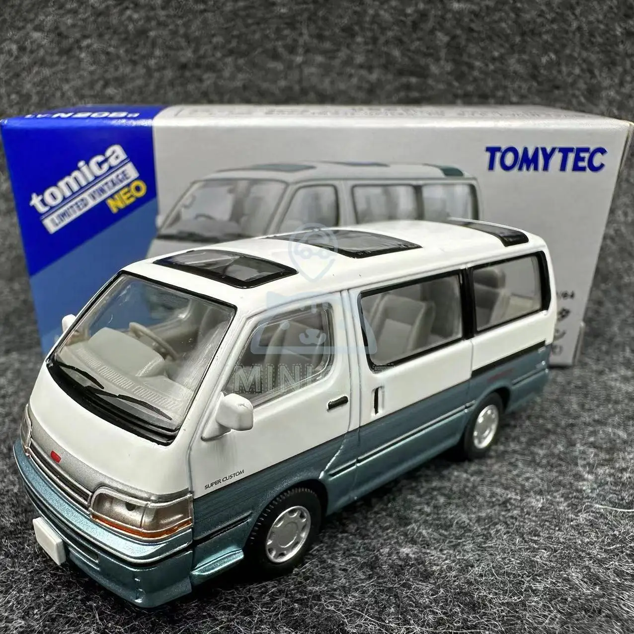 TAKARA TOMY Tomytec 1:64 TLV LV-N208d Toyota Hiace Minivan Kompressionsmodell aus blauer und weißer Legierung, Jungenspielzeug, Kindergeschenk