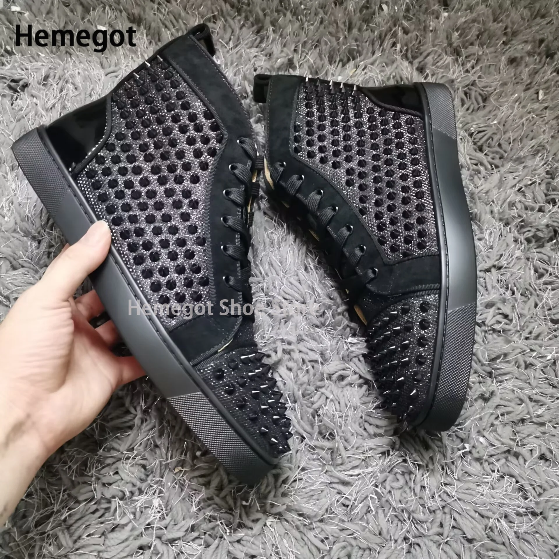 High Top Riveted Men\'s Casual Shoes Breathable Lace-Up Round Head Solid Color Casual Sneakers Hemegot High Quality Brand Shoes