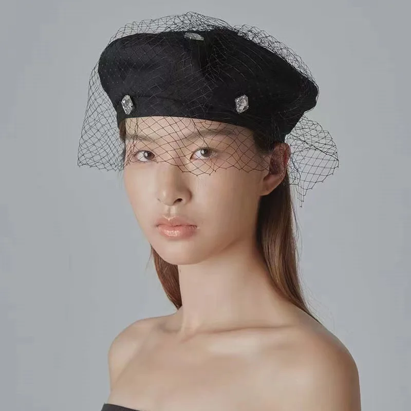 

Early autumn new niche design retro mesh diamond beret children's black flat top fashion versatile female painter hat