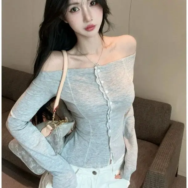 

Korean contrasting color one-shoulder short-sleeved T-shirt for women 2025 summer new irregular knitted top