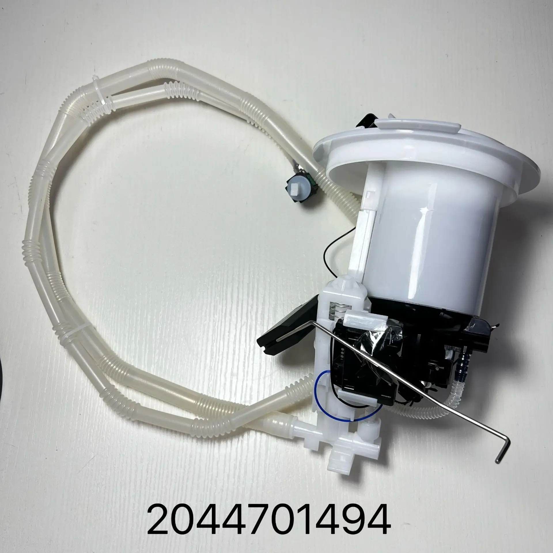 

Fuel Filter Assemly For Mercedes-Benz W204 W212 E250 C207 C300 C350 E350 E550 2008-2014 2044701494