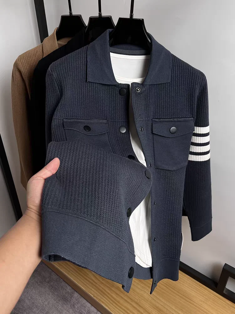 Cárdigan de punto de diseñador para hombre, chaqueta coreana con bolsillo a rayas, abrigo informal de diseño de alta gama, marca de moda, otoño e