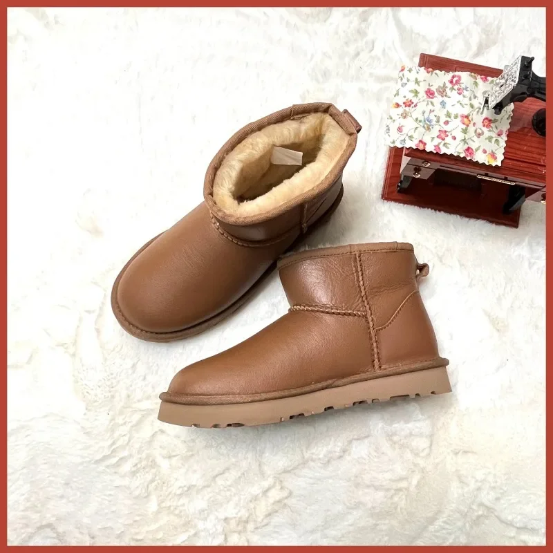 High quality wool women\'s boots, waterproof and glossy leather snow boots, pure wool warm high top low top flat bottom