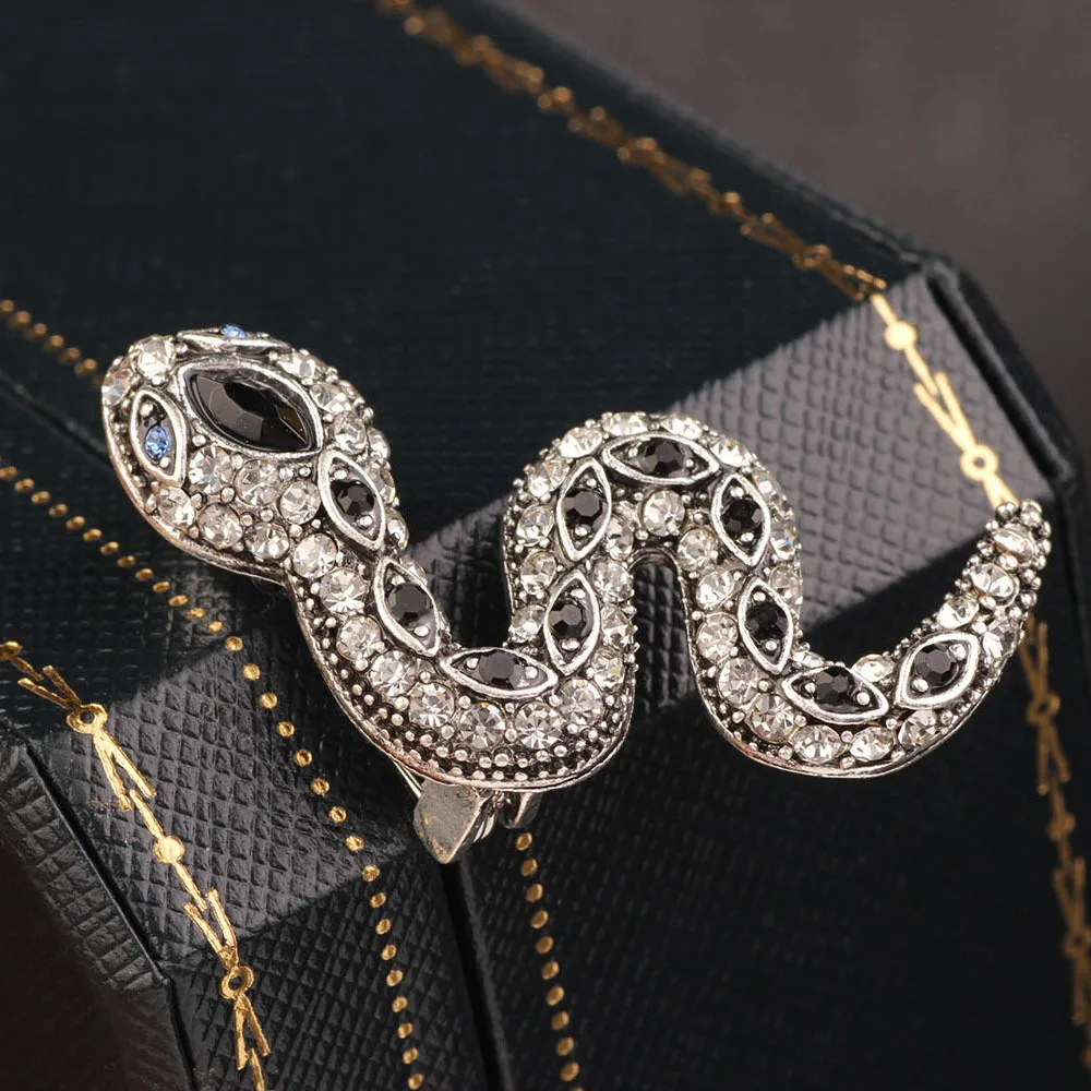 Women Men Fashion Elegant Exquisite Crystal Snake Badges Brooch Delicate Animal Vintage Style Classic Clothing Coat Pin Buckles