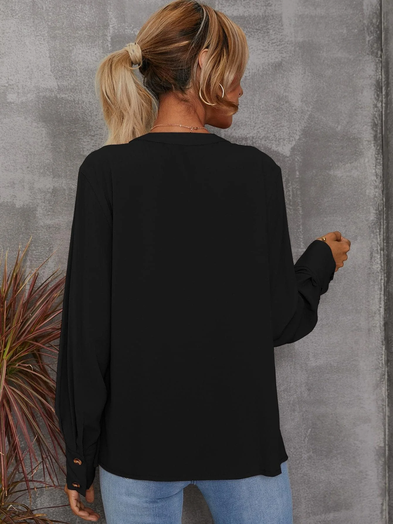 

Solid Notched Collar Long Sleeve Blouse With Buttoned Cuffs For Women