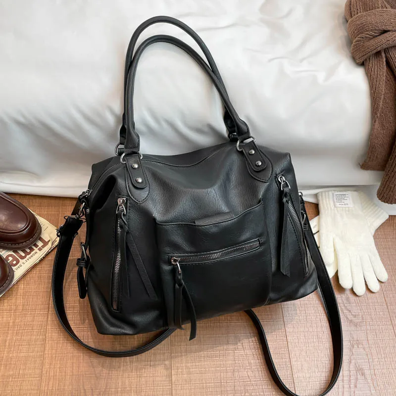 

Дизайнерская мотоциклетная сумка для женщин, трендовая дорожная сумка, большая вместительная сумка на плечо, сумка-тоут из искусственной кожи с короткой ручкой