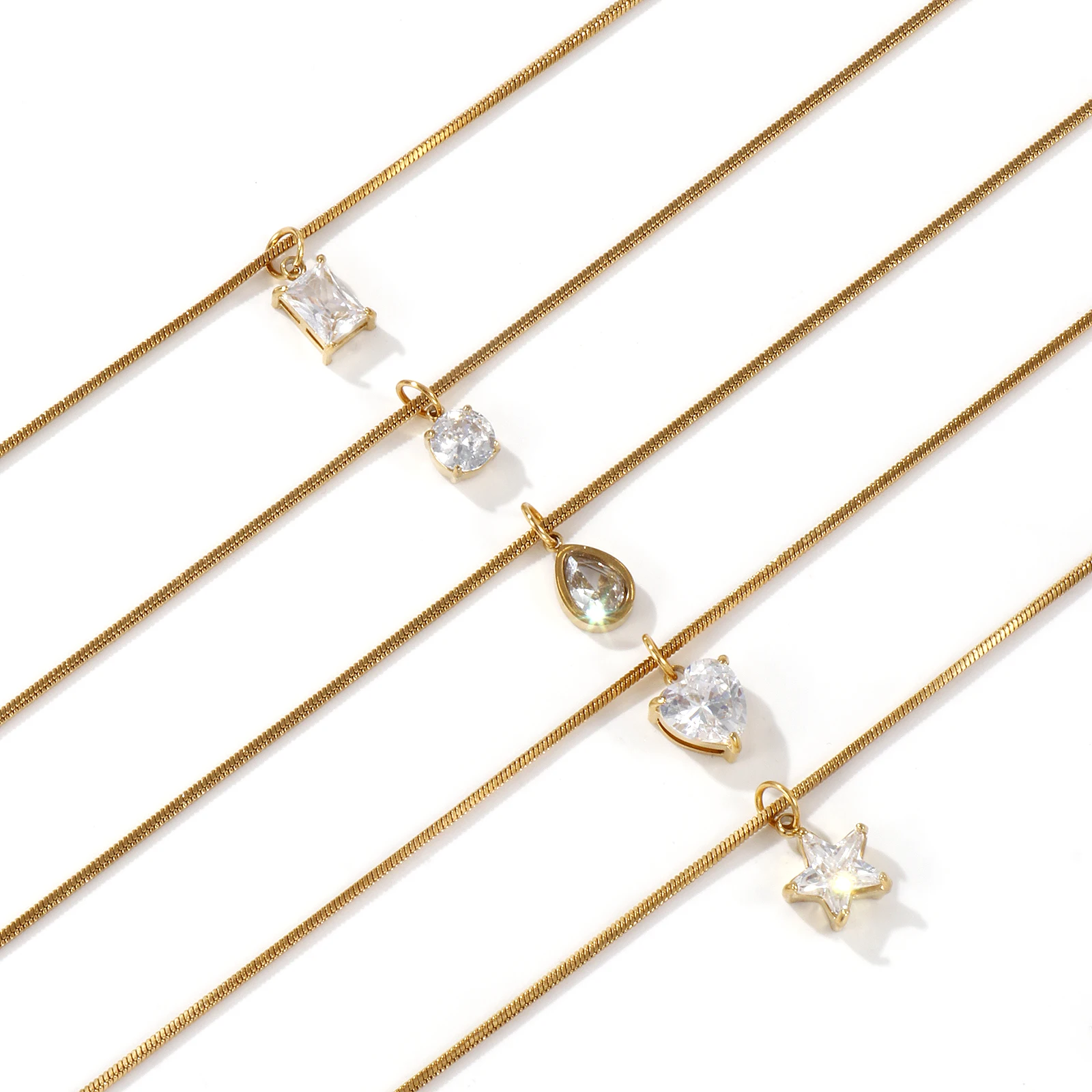 1 pièce collier à breloques étoile plaqué or 18 carats en acier inoxydable et zircone cubique chaîne serpent pendentif collier pour femmes 45 cm de long