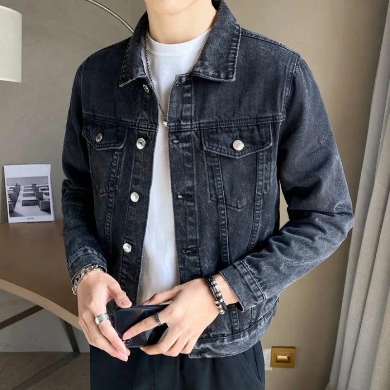 

Мужские джинсовые пальто Slim Fit на пуговицах Модные низкие цены Ковбойский дизайнер ткани Роскошные дешевые стильные винтажные корейские мужские джинсовые куртки
