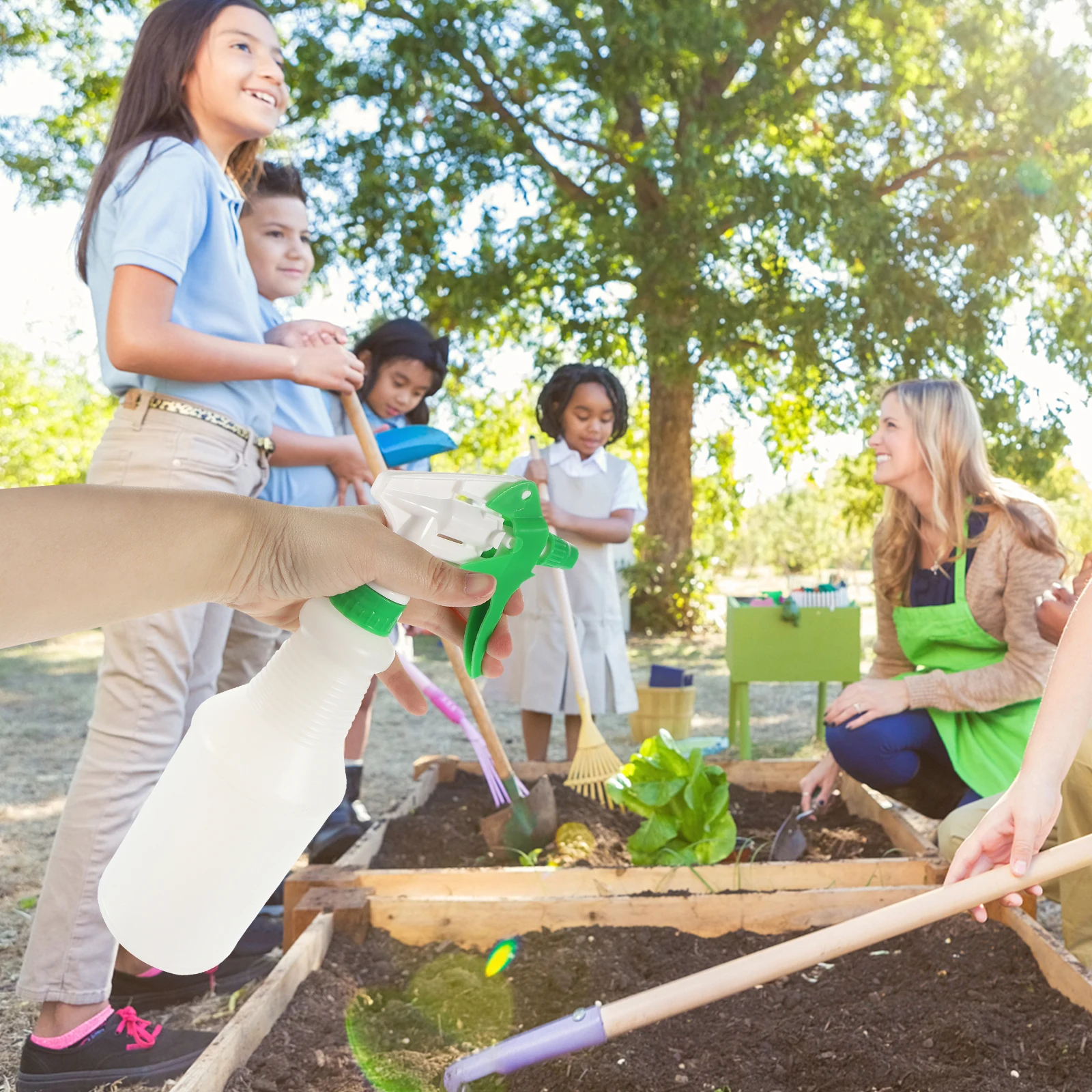 

1pcs 750Ml Alcohol Watering Pot Garden Multi-Use Portable Plastic Spray For Plants Easy Refill Labor-Saving Press Trigger Green