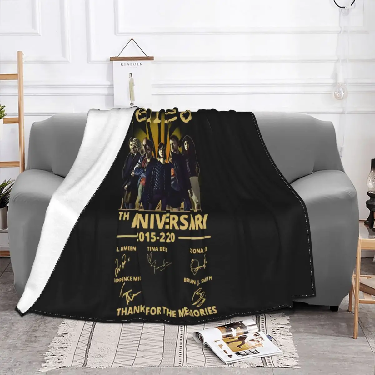 Sense8 5Th Anniversary 2015 2020 Thank You For The Memories Signatures Best Selling Cute 2021 Kawaii Throw Blanket