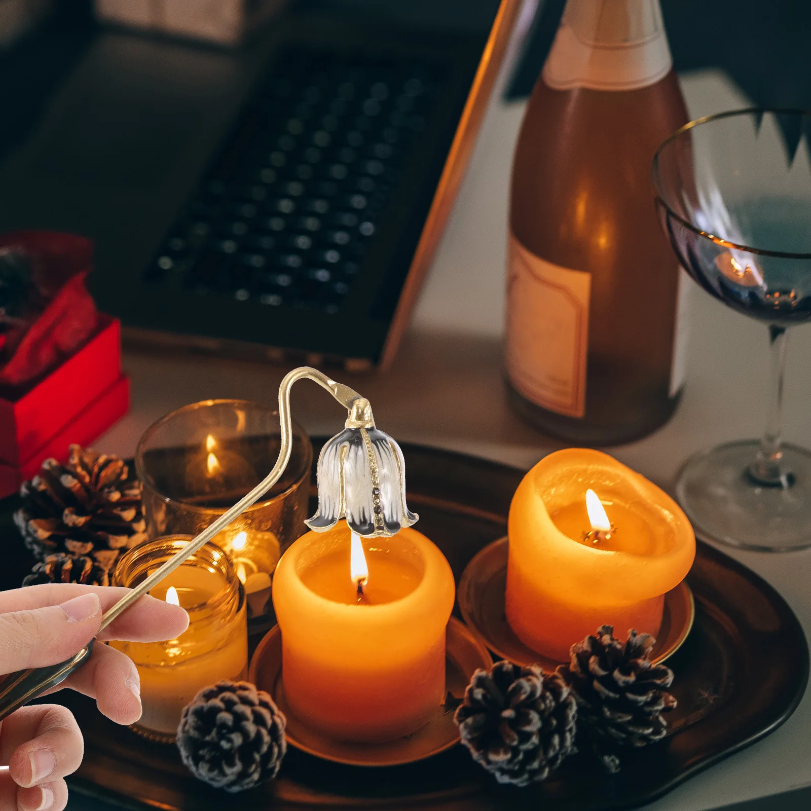 

Metal Extinguishing Device Vintage Snuffer Classic Design Aromatherapy Care European Style Home Decoration