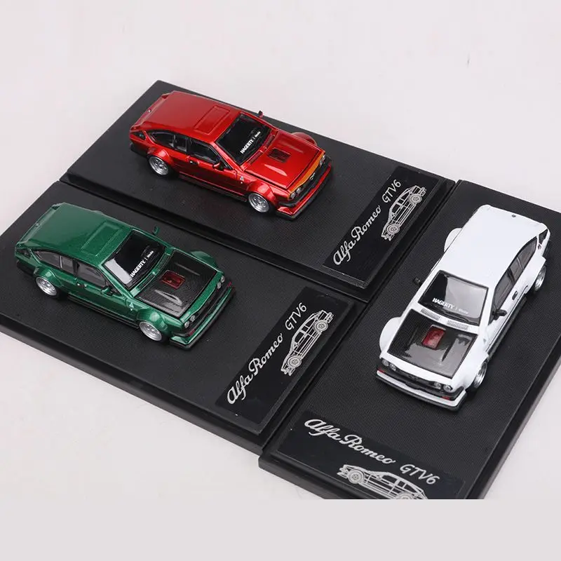 RM MODEL 1:64 ROMEO GTV6 Alloy Model Car Can Open Thed Engine Hood