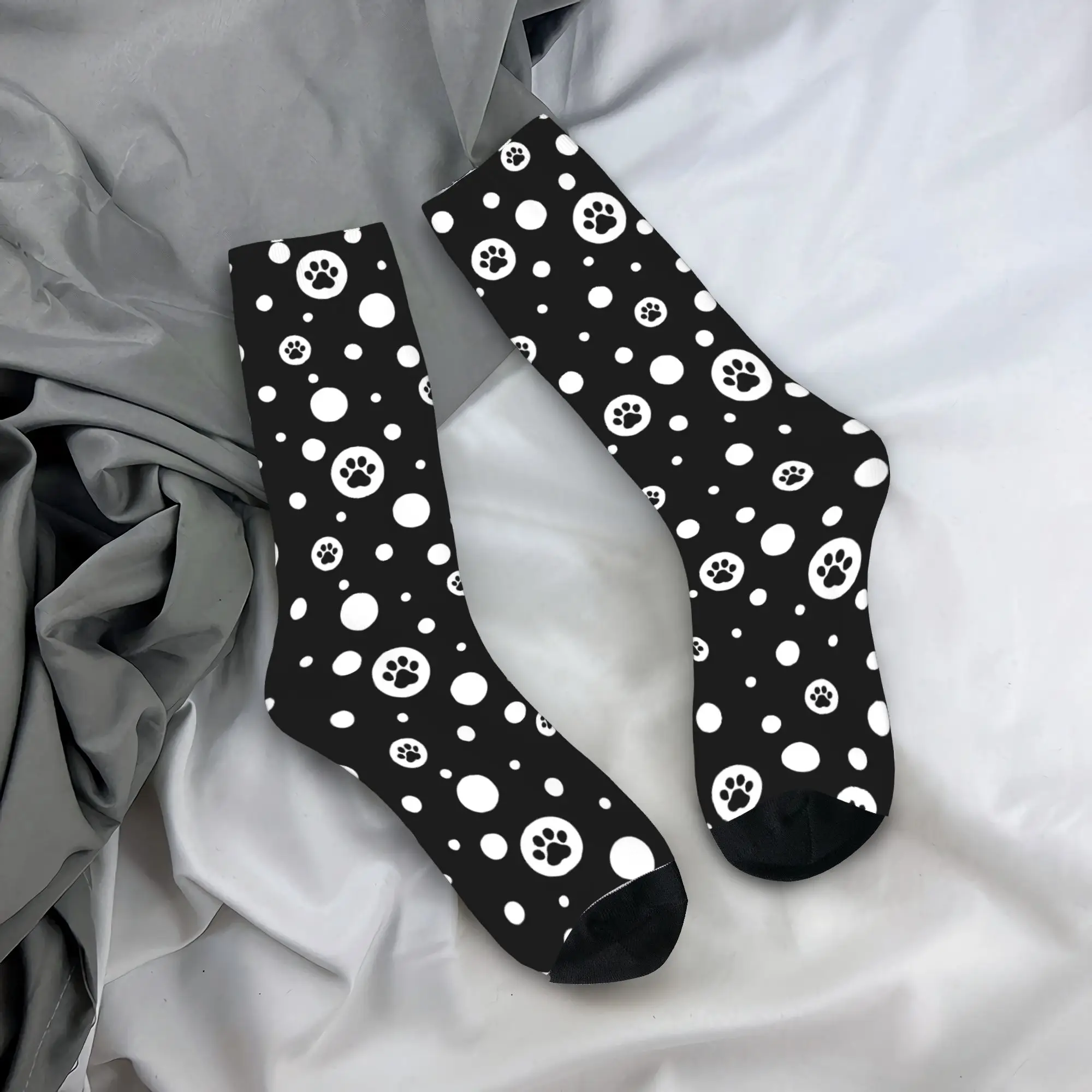

Retro Dog Paw Polka Dot Skateboard Socks Polyester Middle Tube Socks for Unisex Sweat Absorbing