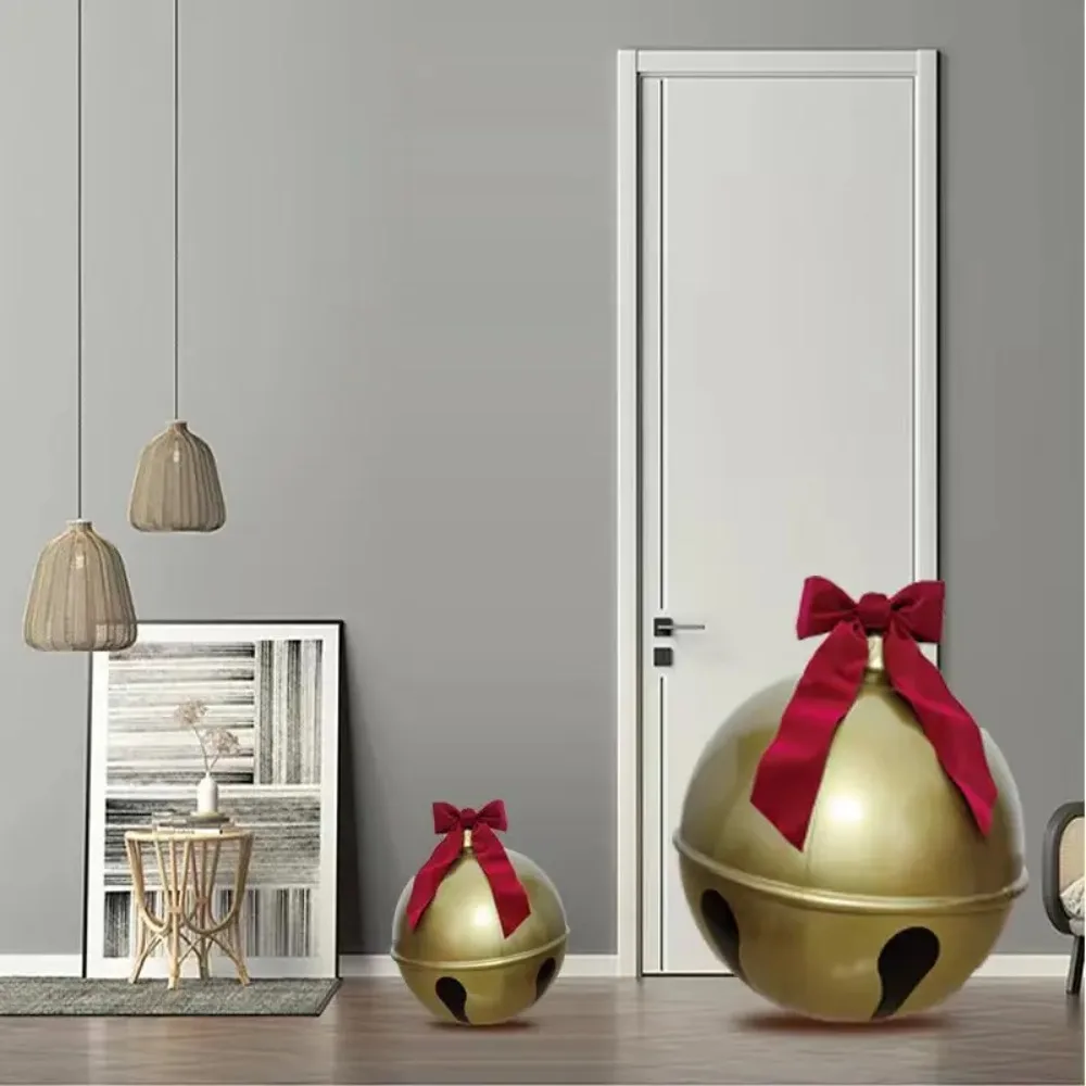 Palla gonfiabile con campana di Natale da 60 cm Palla giocattolo gonfiabile gigante in PVC Decora la campana Ciondolo per albero di Natale Ornamento per palloncino di Natale