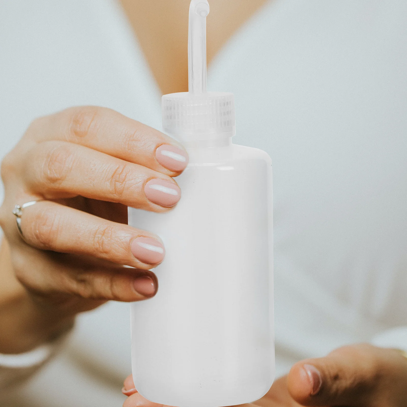 

3Pcs Plastic Squeeze Bottles Leakproof Narrow Tip Curved Design Lightweight Portable Cleaning Bottle Squeeze Bottle