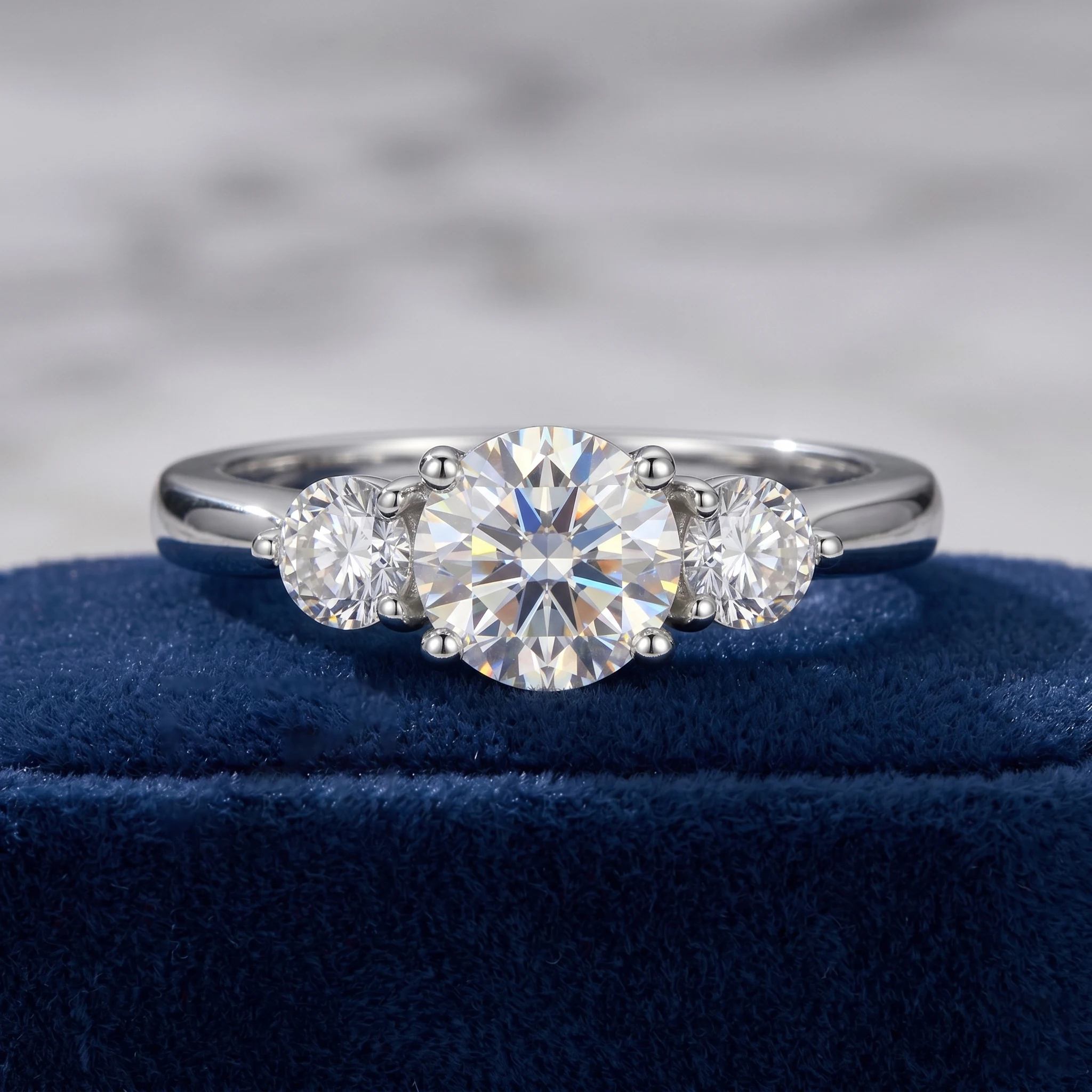 Drei-Stein-Moissanit-Ring mit 3 Karat, 925er Sterlingsilber, 3EX-Schliff, minimalistisches Design, Heiratsantrag, mit Zertifikat