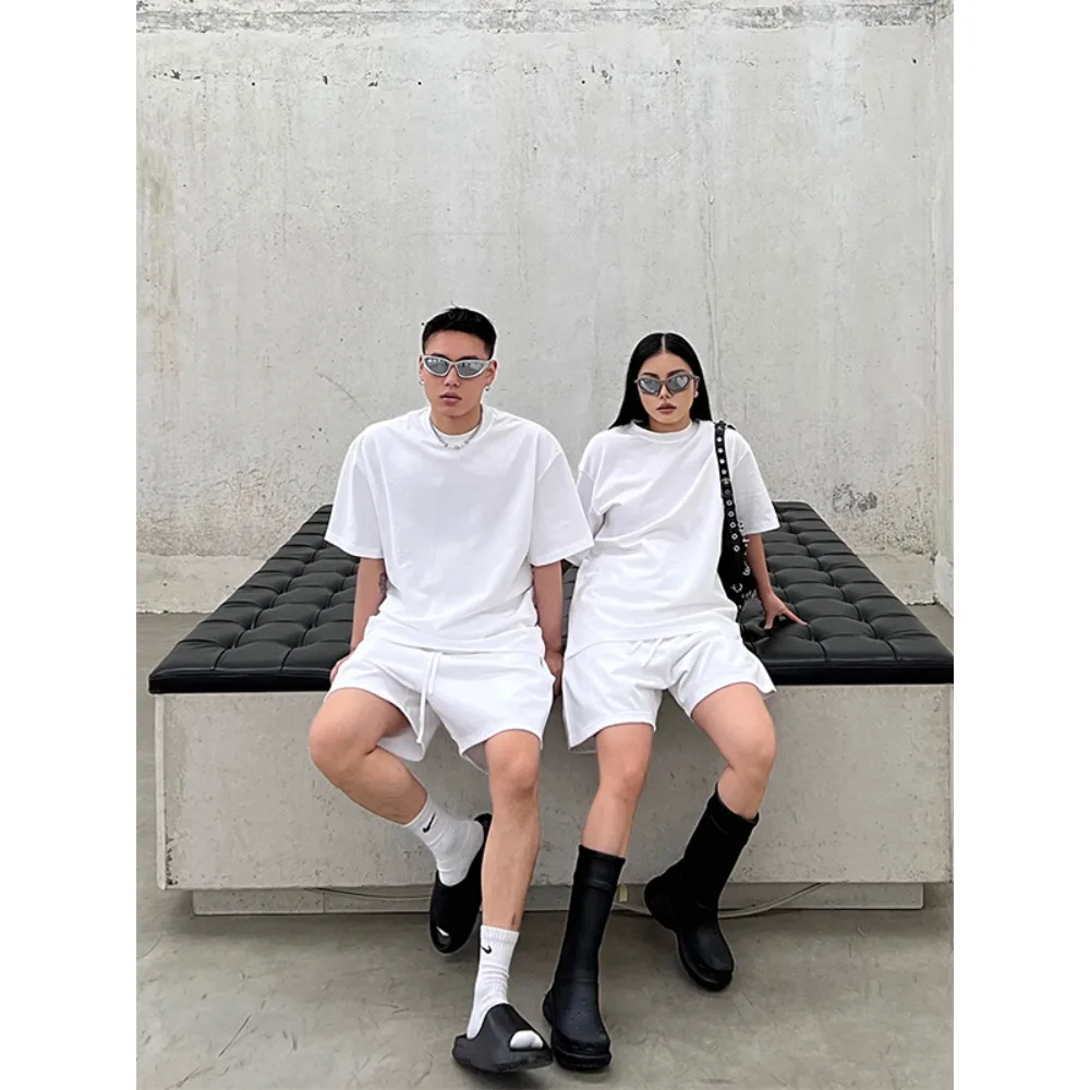 

Couple's Versatile Sports Suit, Men's and Women's Solid Color American Loose Street Shorts, Round Neck Short Sleeved T-shirt Set