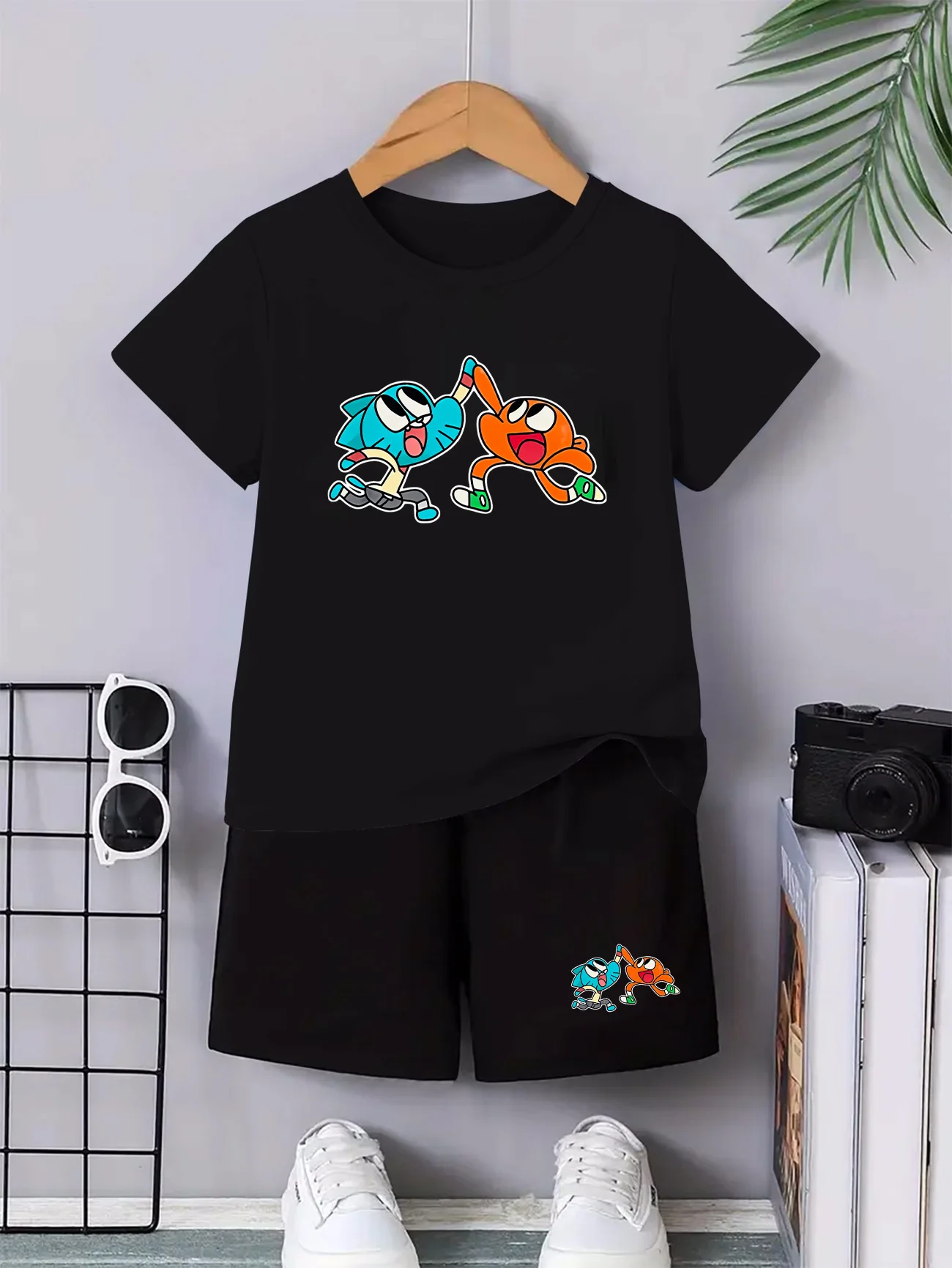 Conjunto de pantalones cortos negros de verano para niño! El Increíble Mundo de Gargamel con estampado de Darwin