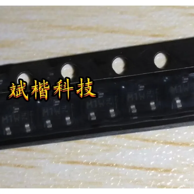 10PCS/LOT  BFR30 silkscreen M1 M1w SOT-23  transistor