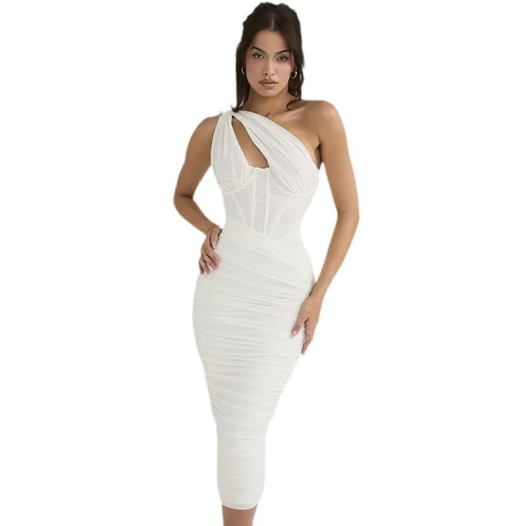 Independent Station Eap Reine Farbe Plissee One-Shoulder Fishbone Cut-out Kleid Damenmode One-Shoulder-Kleid