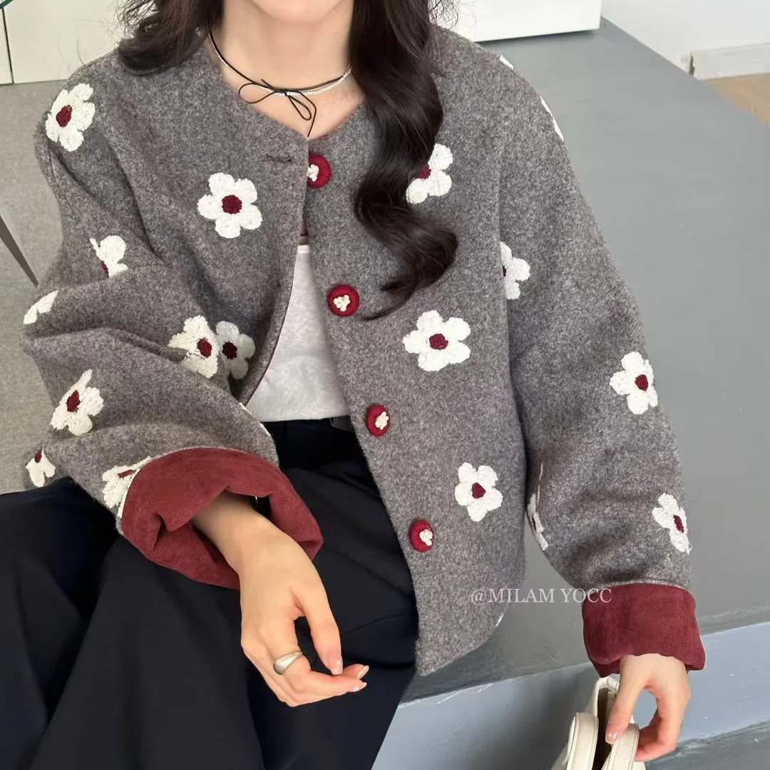 

Women's Wool Coat with 3D Floral Design and Round Neck, 2025 Autumn New Top