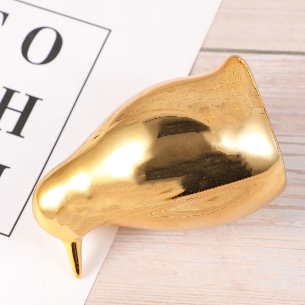 

1Pcs Gold Penguin Ceramic Ornament Vintage Rustic Desktop Decoration Home Office Lobby Table Simple Adornment