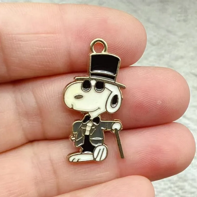 10 Stück Cartoon Snoopy Dekorationen Niedliche Legierungs-Anhänger Anime DIY Weihnachten Paar Kreative Mode Schmuck Accessoires Geschenk – Detail 9