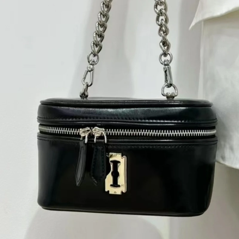 

2022 New Fashion Blade Cosmetic Case Luxury Designer Genuine Leather Handbag Chain Shoulder Messenger Small Square Bag Female