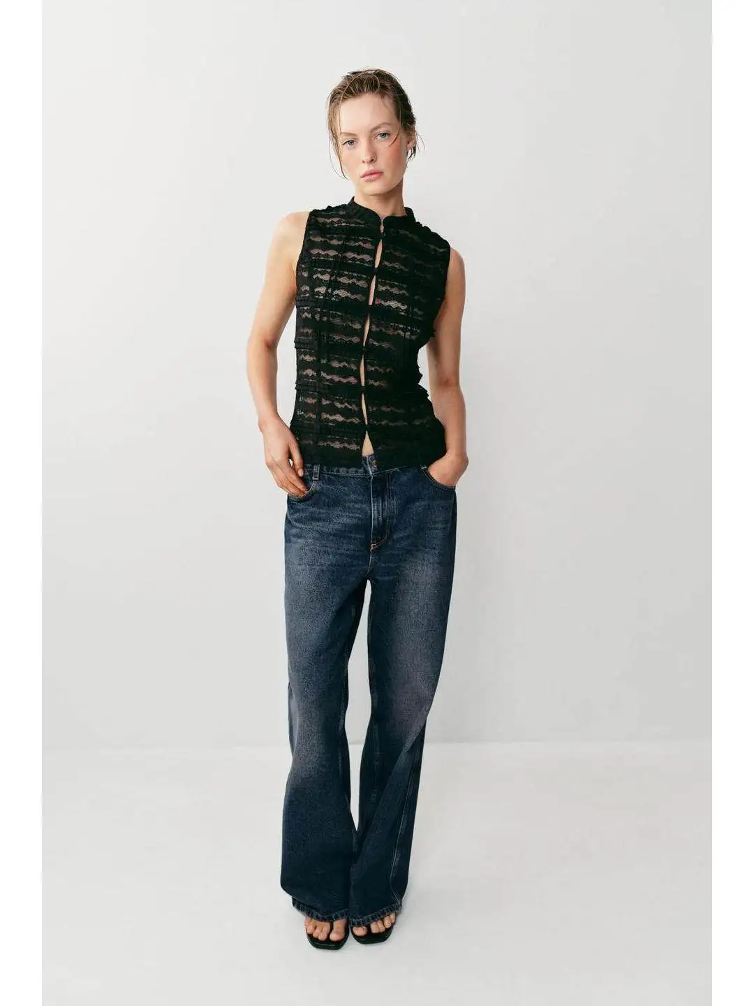 Summer New Style Lace Button round Neck Sleeveless Slim Fit Top Zipper Closure Polyester Fiber Women's Fashion Citywalk