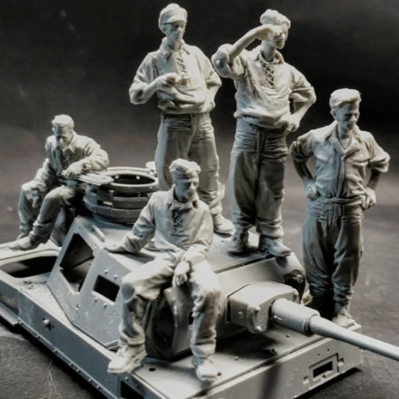 1/35 Scale Die-Cast Resin Figure Model Kit Eastern Front Panzer III Tank Crews 5 Figures (No Tank) Unassembled and Unpainted