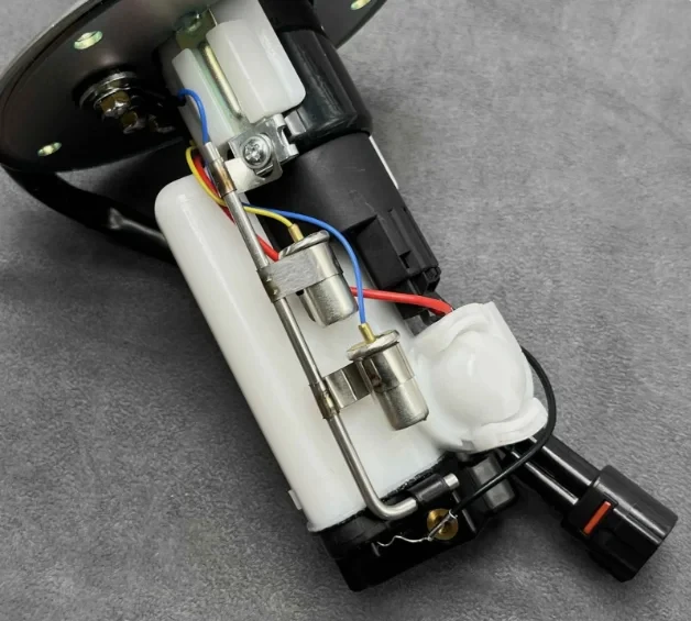 Motorcycle Fuel Pump Assembly 15100-16G00 Big Bike For SUZUKI SV1000 2003-2005 SV650 SV 650S 2005-2009 1510016G00 Moto parts view 2