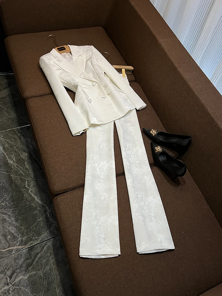 ชุดสูทปักลายแบบกระดุมสองแถวสำหรับผู้หญิง สไตล์จีนดั้งเดิมที่ทันสมัย ชุดสองชิ้น รุ่น A482