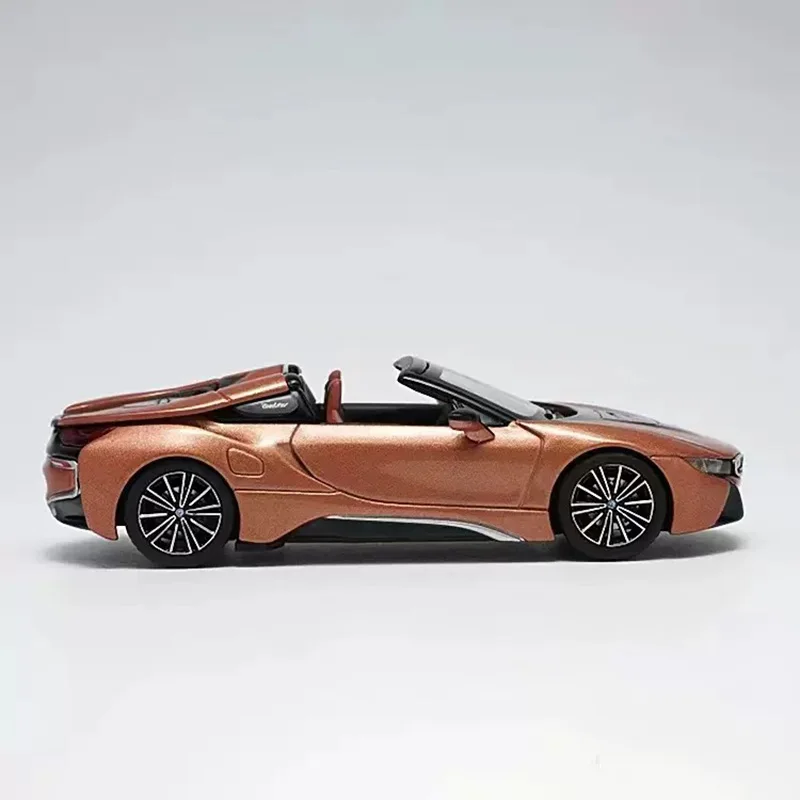 1:64 Scale I8 Roadster Alloy Car Model Collection Ornaments