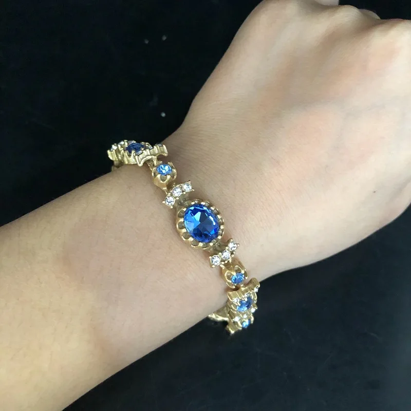 Exquisite High-End Women's Fashionable Bracelet Sapphire Rhinestone Bracelet Vintage Court Special Interest Light Luxury Elegant