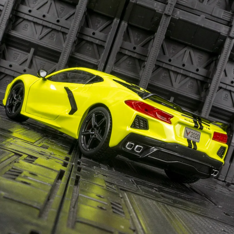 Maisto 1:24 simulation Chevrolet Corvette C8 alloy car model, doors and hood can be opened  rich details, fine workmanship view 3