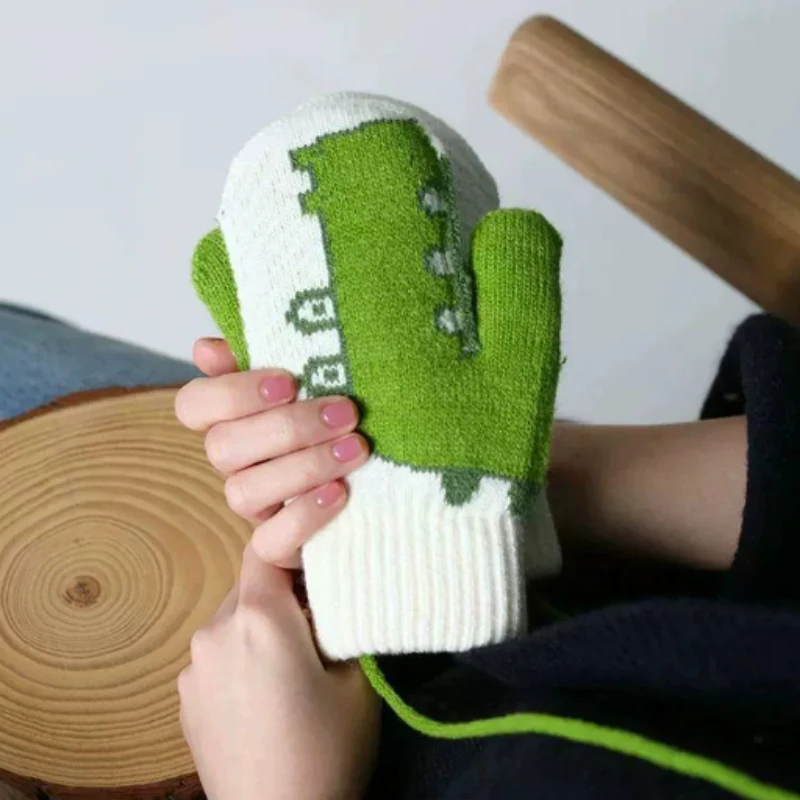 Fun Big Goose Shape Mitten Gloves with Thickened Fleece to Keep Warm Women's Gloves Cold Protection Finger-separated Gloves