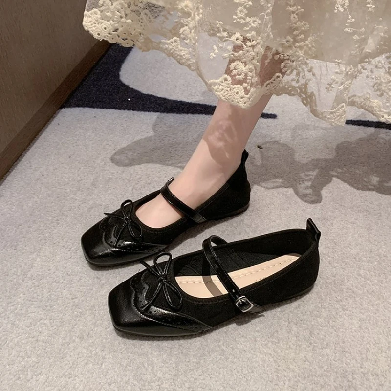 2026 New Arrival Women's Bow Square Toe Mary Jane Flats, Brogue Carving Buckle Strap Vintage Casual Daily Commuter Shoes