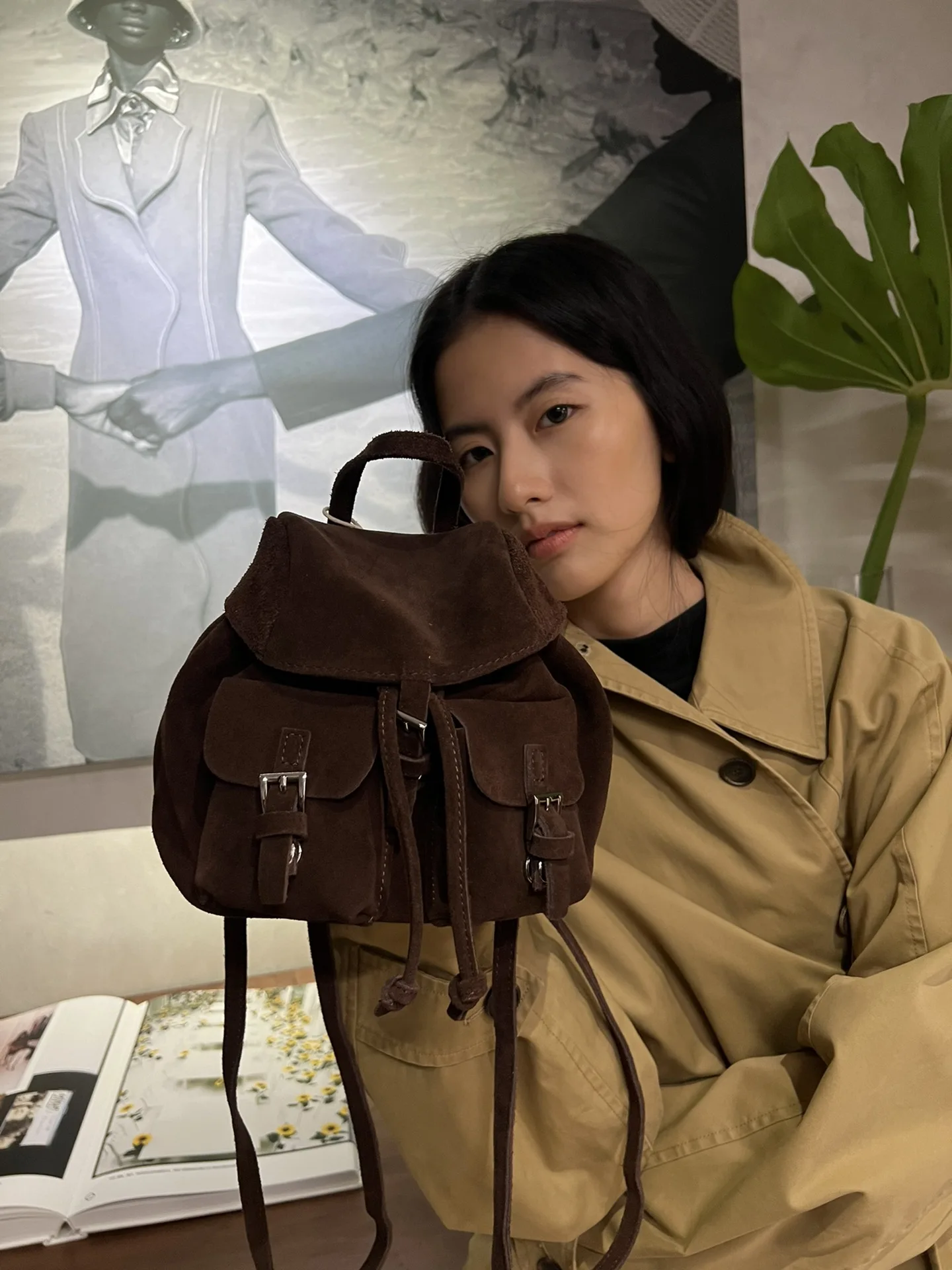 High-End Vintage Leather Backpack Women's Top Layer Cowhide Bag with Drawstring Soft Shoulder Straps Casual Square Shape