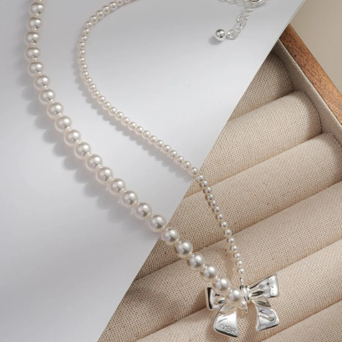 

Изысканное серебряное колье-чокер с жемчугом и бусинами в элегантном французском стиле, дизайнерское украшение класса люкс