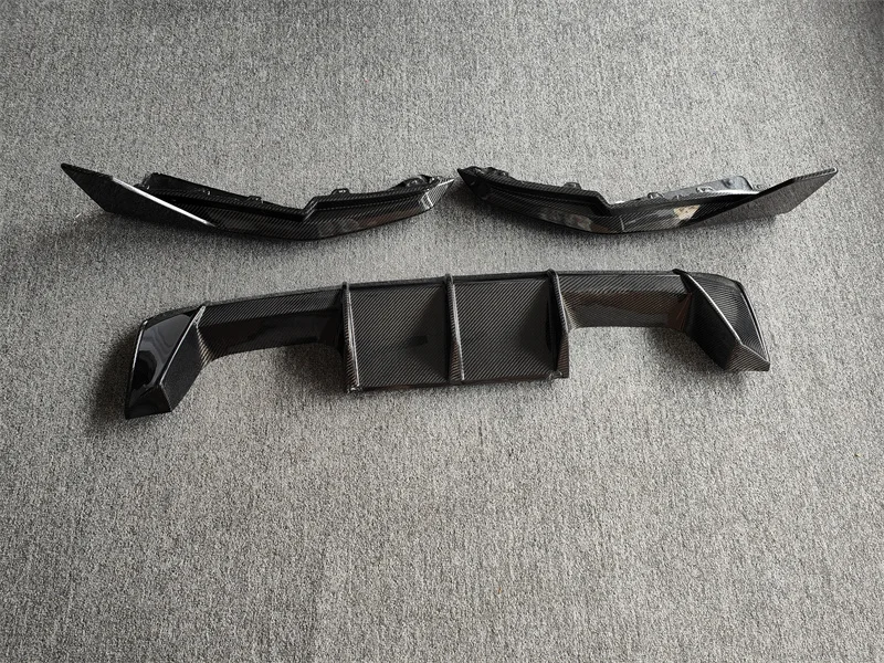 MP style carbon fiber rear diffuser body kit for B M3 G80 M4 G82 G83 2021 front bumper edge side skirt rear diffuser