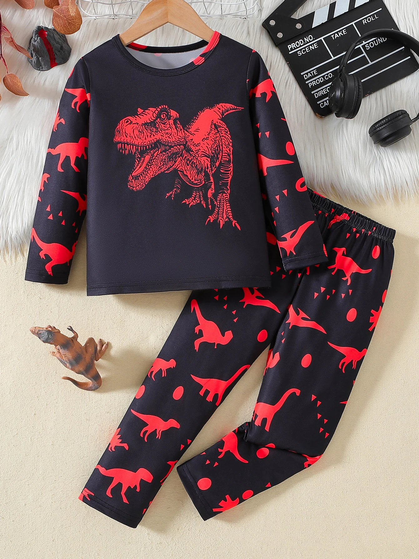 Spring and Autumn Boys' New Dinosaur Printed Long Sleeved Pants Fashion and Simple Fluorescent Two Piece Set for 2-7 Years