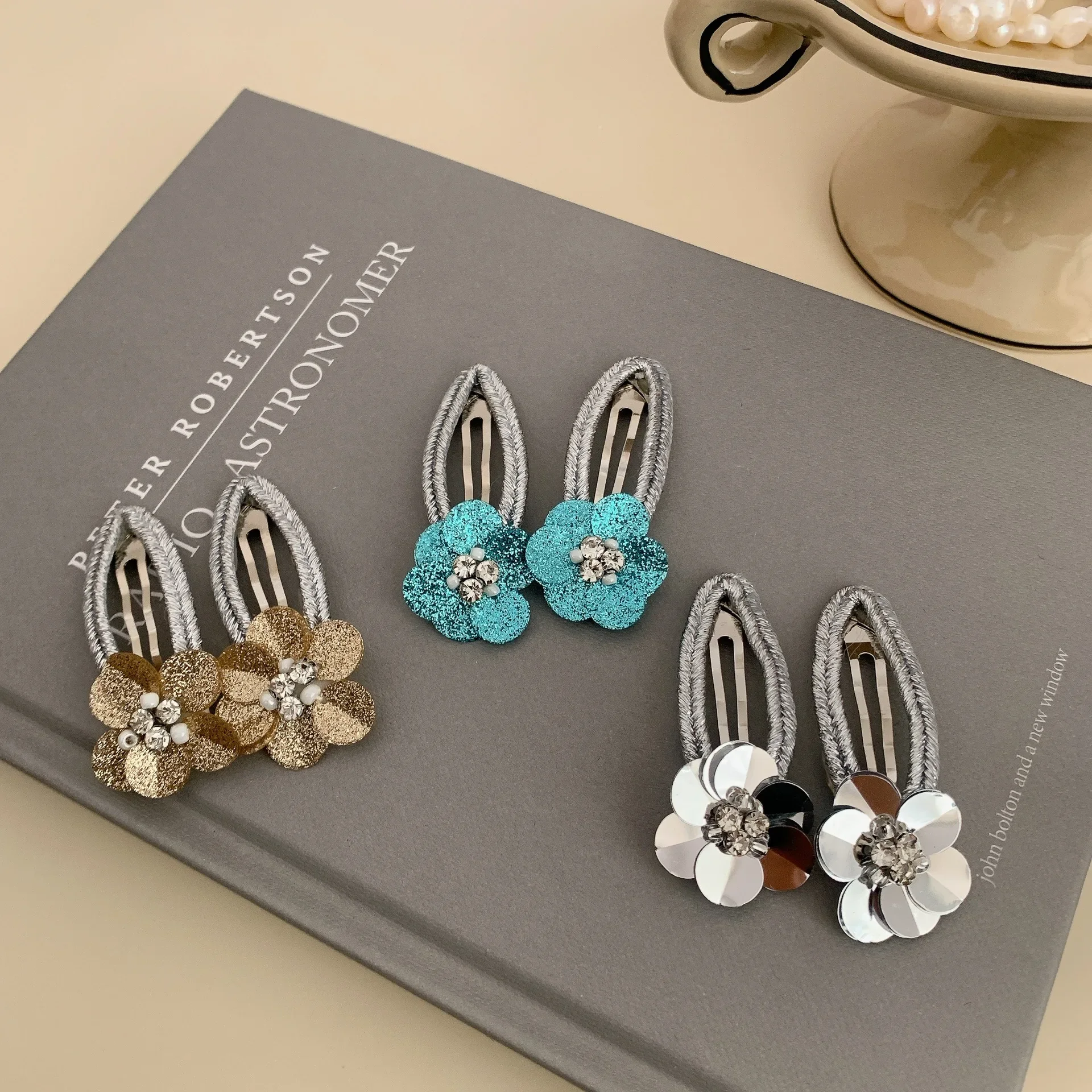 

Korean Children BB Clips Sweet Cute Versatile Colorful Hair Side Clips Sequin Flower Little Girls Hair Accessories Bangs Hairpin