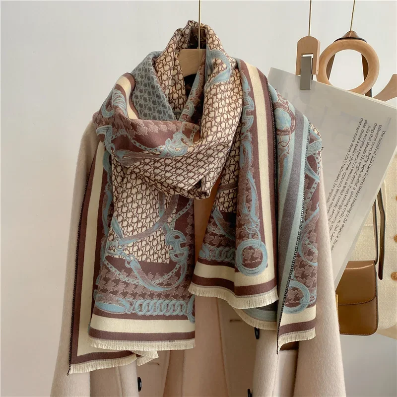 

Double-sided jacquard letter chain, air conditioner shawl, thick European and American style warm scarf