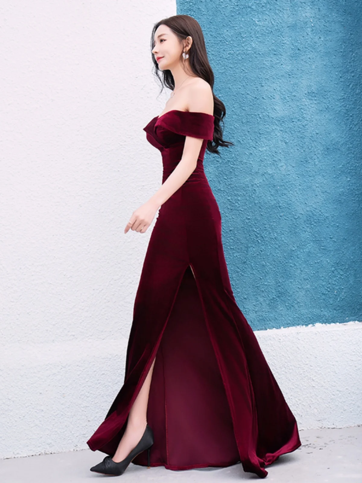 

Красное бархатное вечернее платье на одно плечо для невесты, облегающее, с завышенной талией, в пол, сексуальное, для свадебного бала